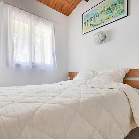 2 Bedroom Cozy In 度假居